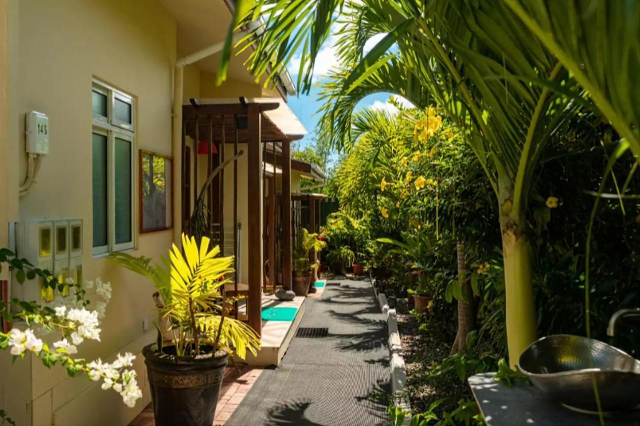 Milles Montagnes Residence Anse Royale Exterior photo