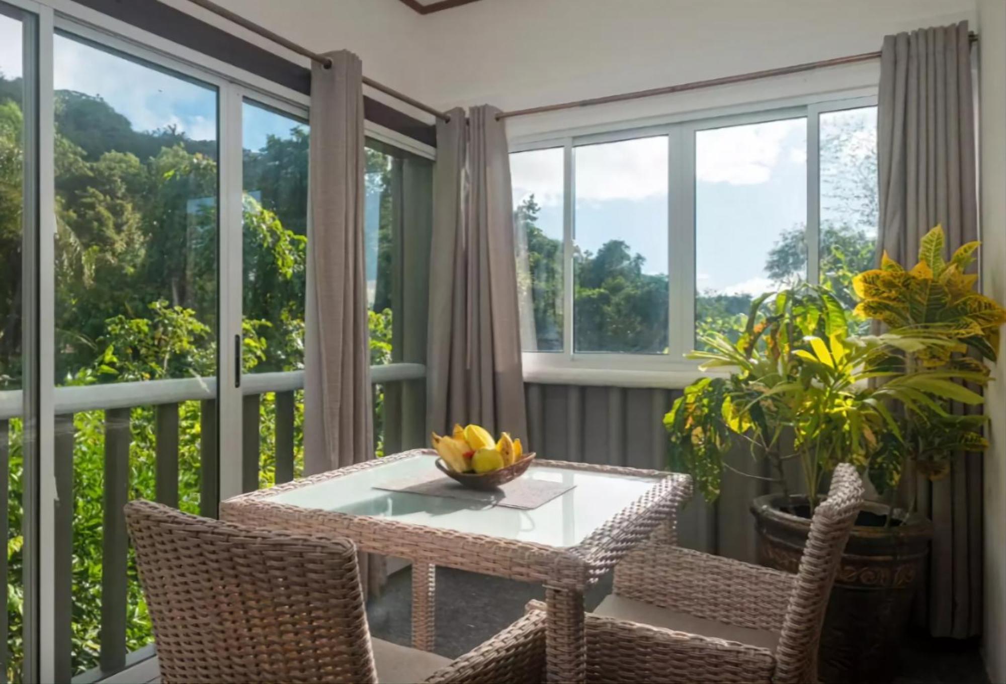 Milles Montagnes Residence Anse Royale Exterior photo