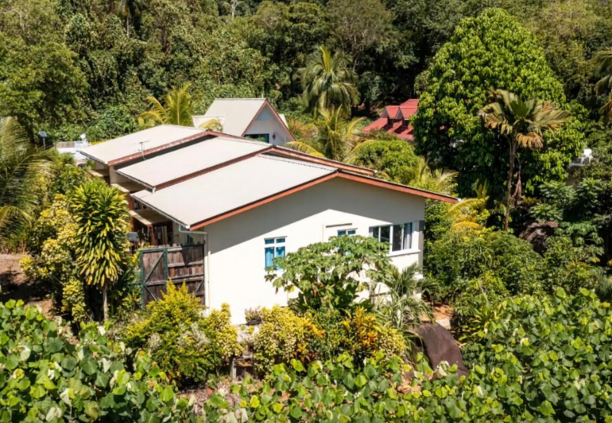 Milles Montagnes Residence Anse Royale Exterior photo