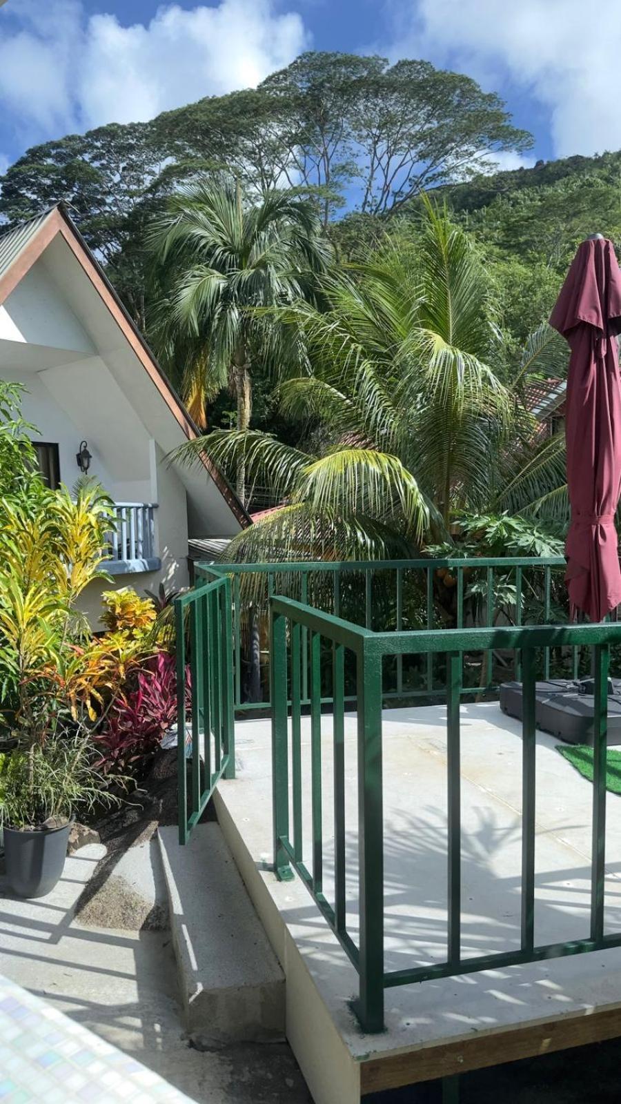 Milles Montagnes Residence Anse Royale Exterior photo